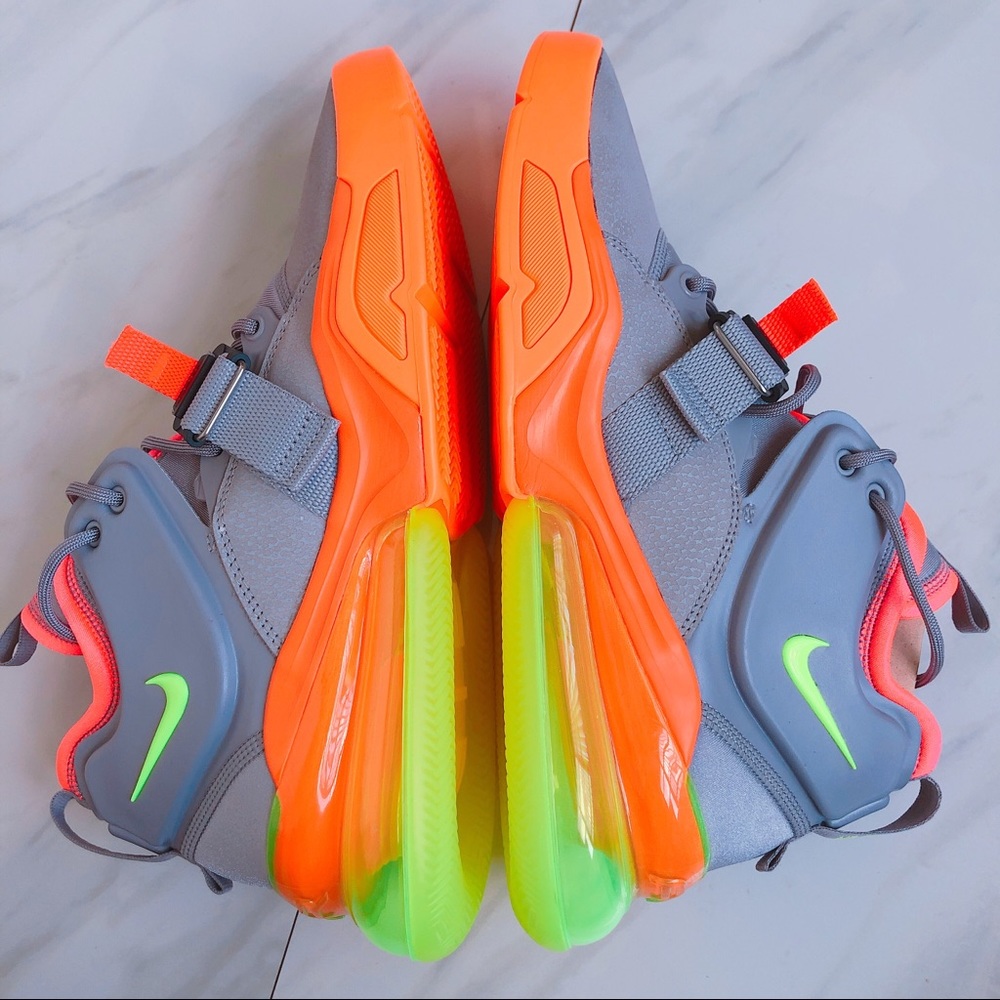 Nike Air Force 270 - Picture 4 of 8